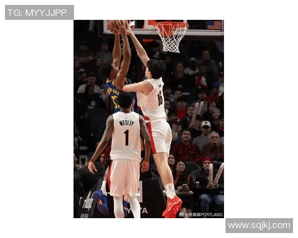 2019年NBA西部决赛首战勇士对决开拓者精彩回顾与比赛亮点分析